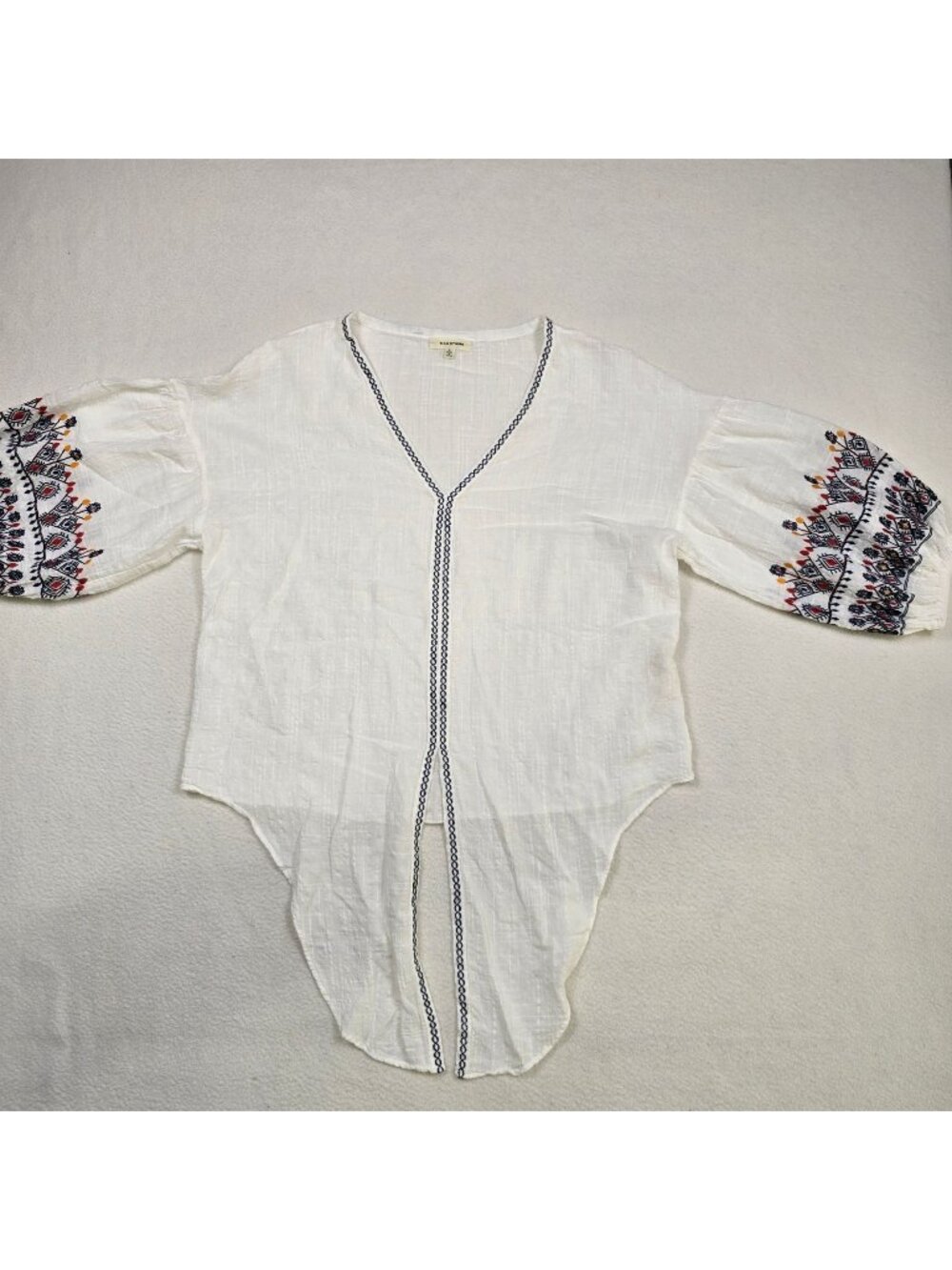 Max Studio Large Blouse White Boho Embroidered Bell-Sleeve Peasant Tie Front